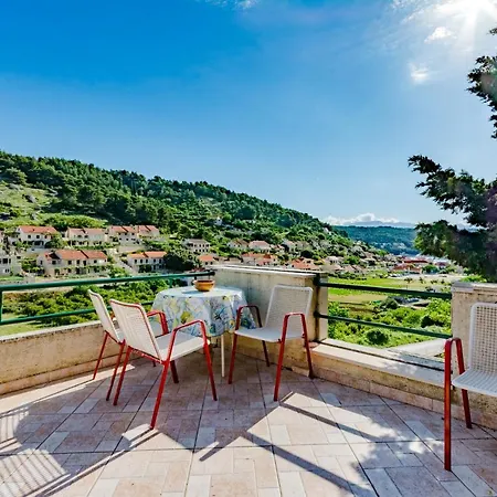 Apartment Stone House Mirjana *